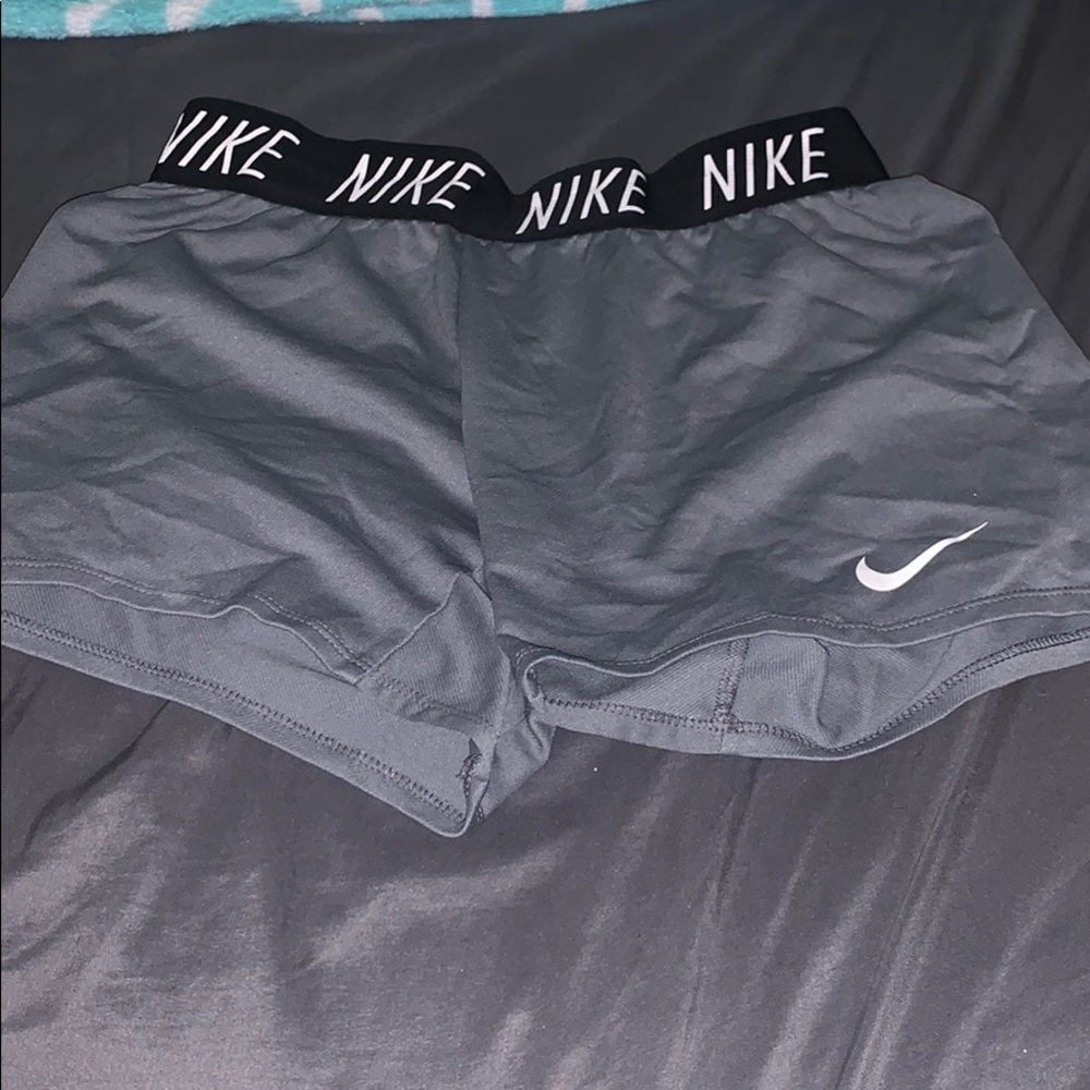 Grey Nike shorts(on hold don’t buy )
